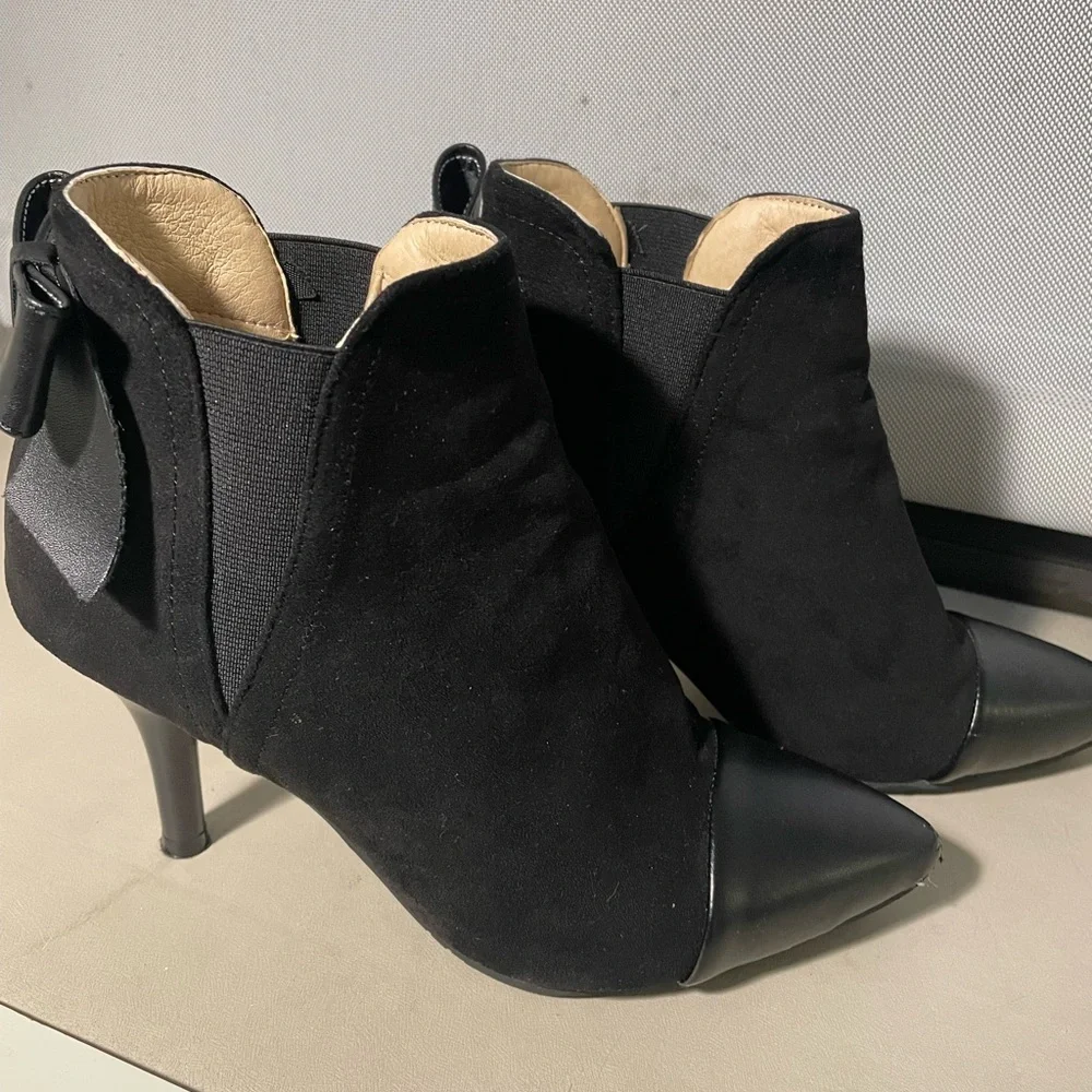 Jingpin Elegant Black Ankle Boots with‎ Bows, Size 5.5.